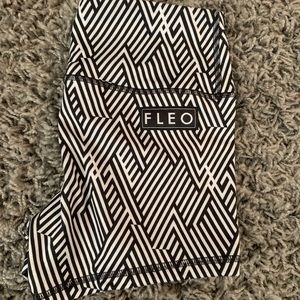NWOT Fleo Ziggy Zag Reward Shorts
